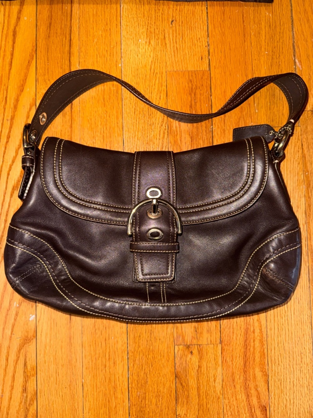 Vintage 1980s Coach Leather Shoulder Bag | Brown | Classic NYC Style - Picture 2 of 8